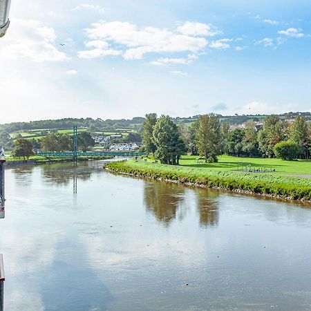 6 Camelside Villa Уейдбридж Екстериор снимка